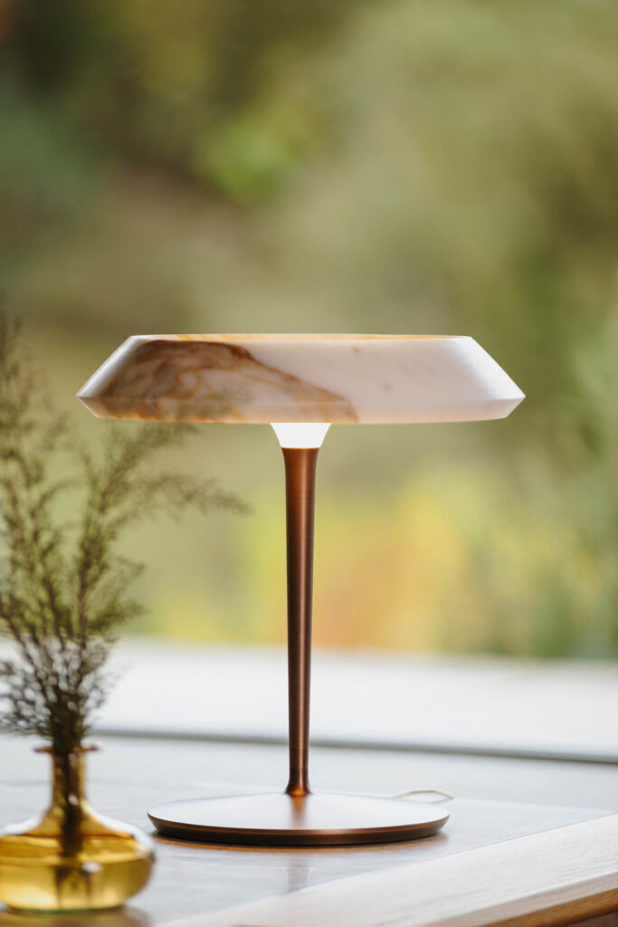 Interiørlampe-fra-TCC-Whitestone